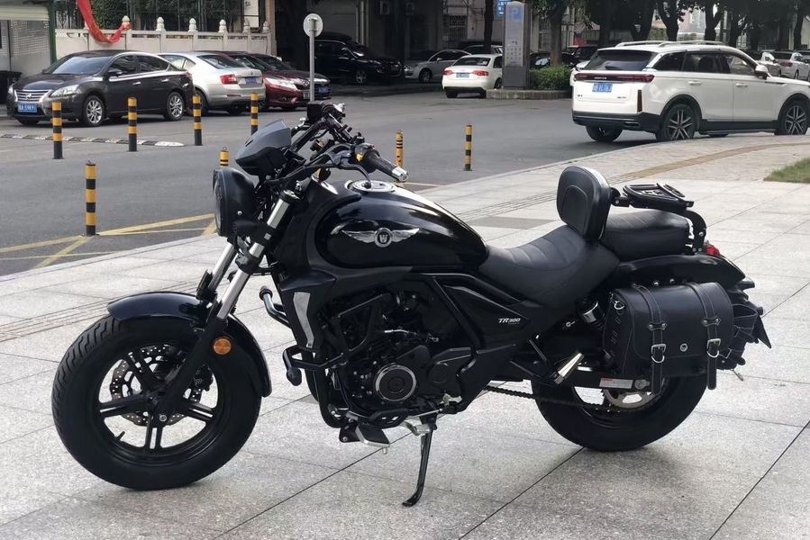 豪爵 TR300