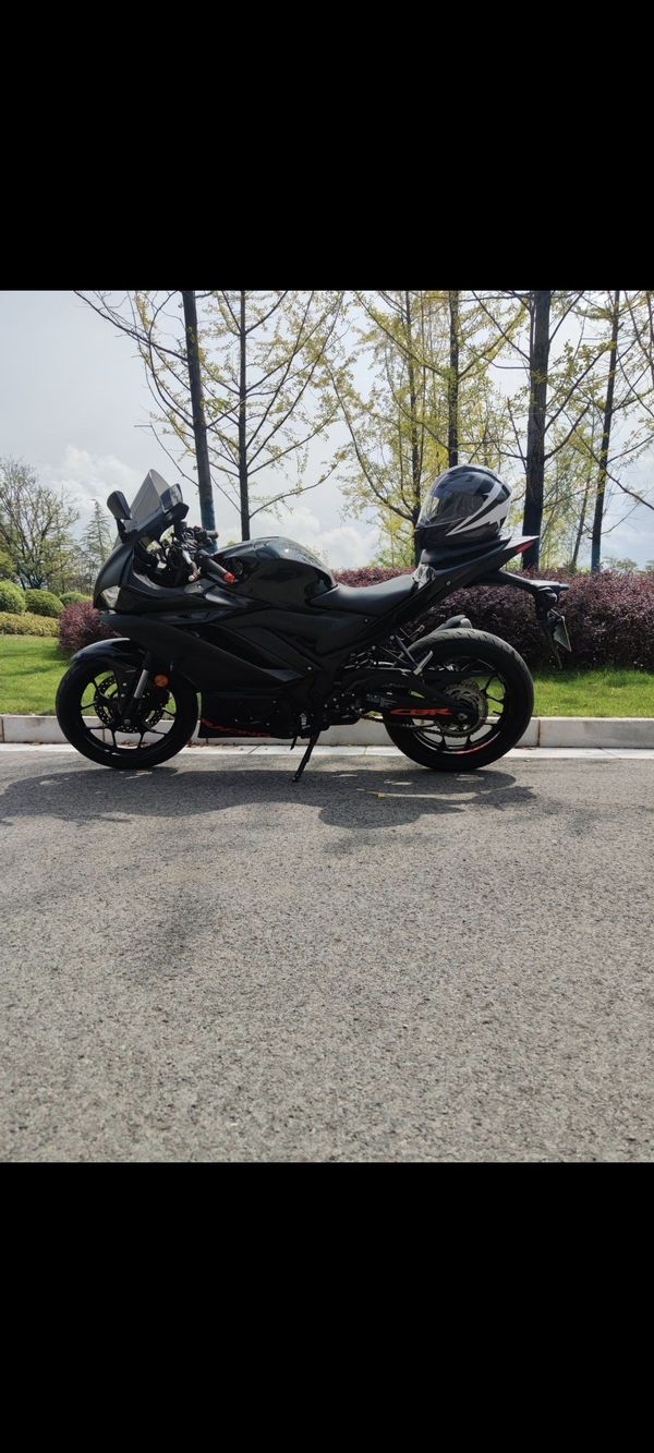 雅马哈 YZF-R3