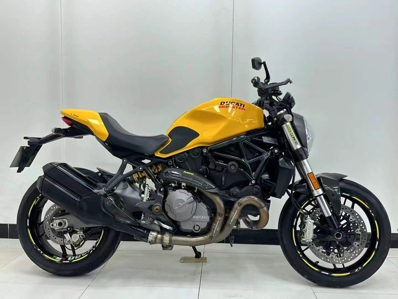 杜卡迪 Monster 821