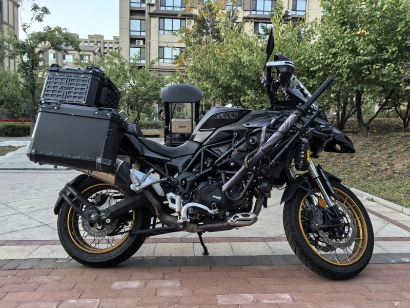 贝纳利 金鹏 TRK502