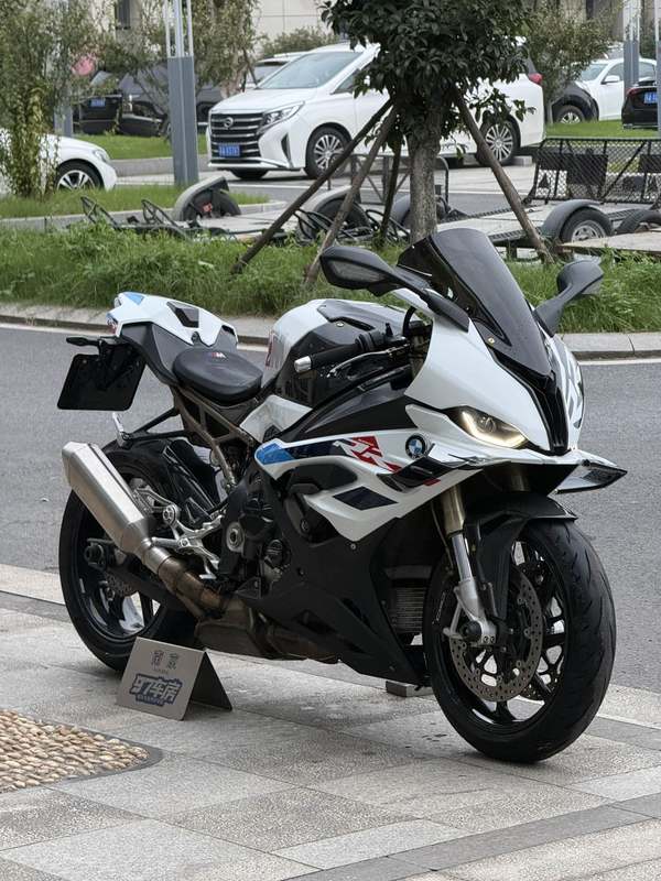 宝马 S 1000 RR