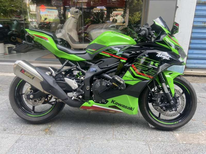 川崎 ZX-4R