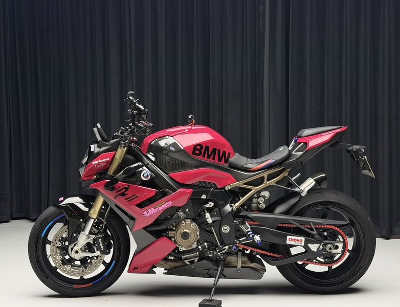 宝马 S 1000 R