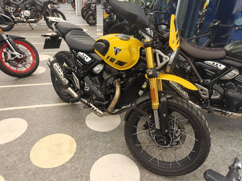 凯旋 Scrambler 400 X