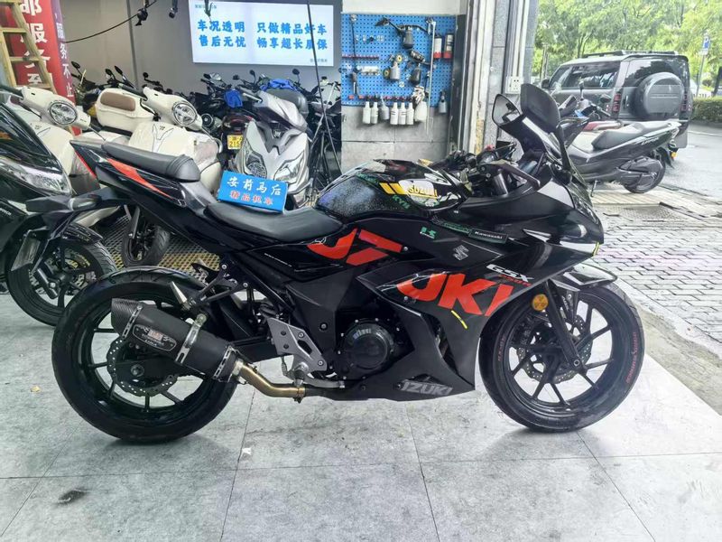 豪爵铃木 GSX250R