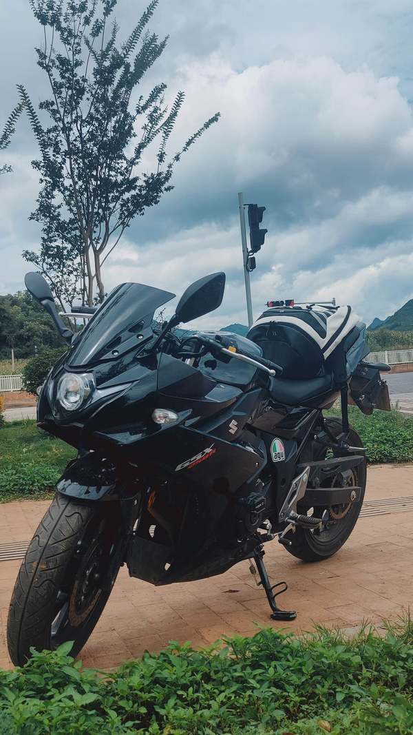 豪爵铃木 GSX250R