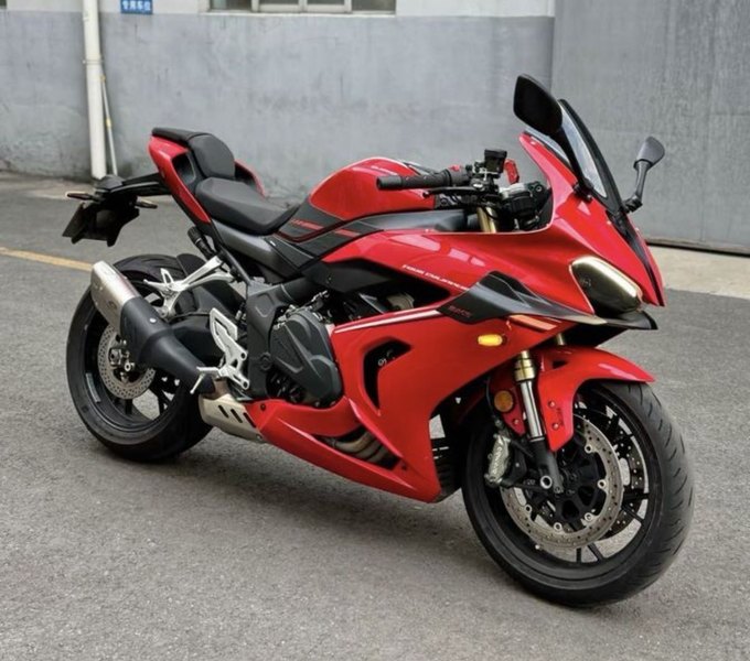 QJMOTOR 赛800