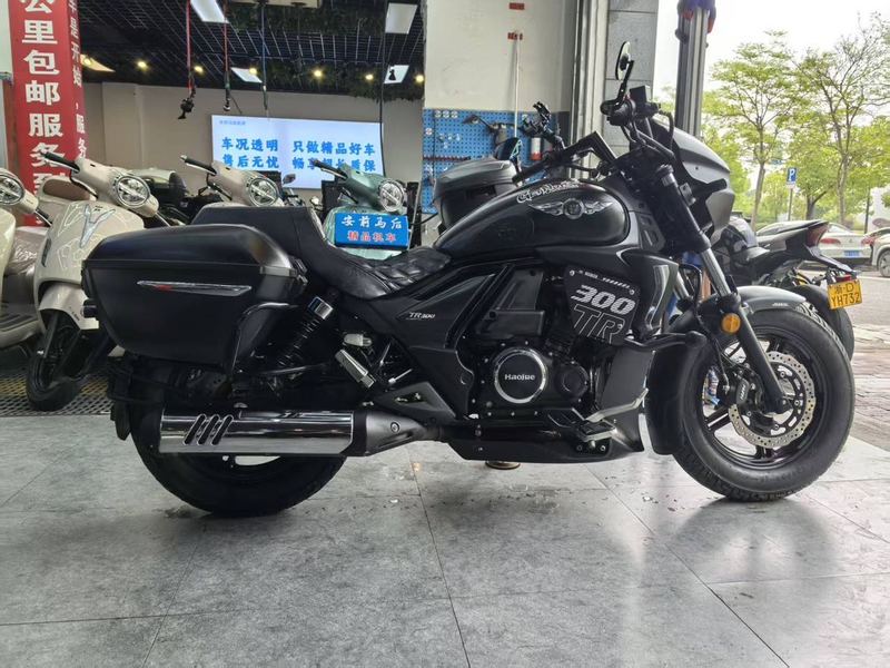 豪爵 TR300