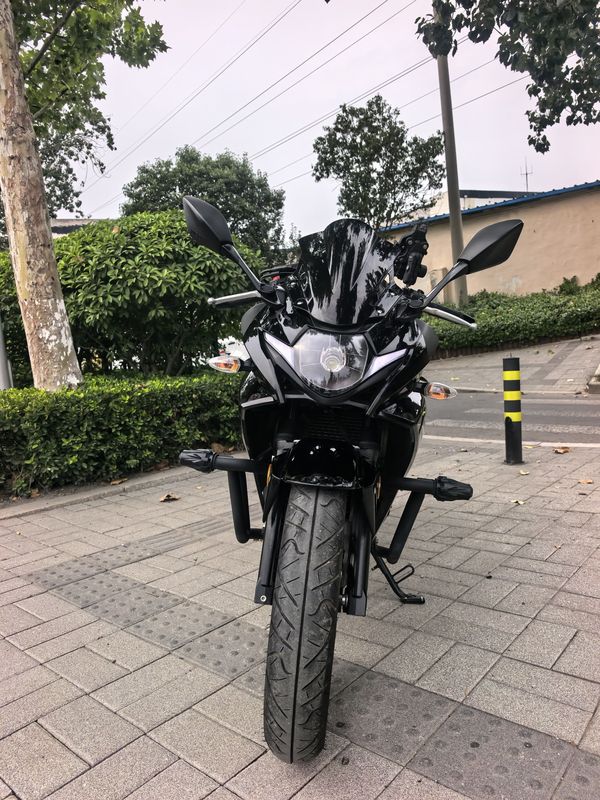 豪爵铃木 GSX250R