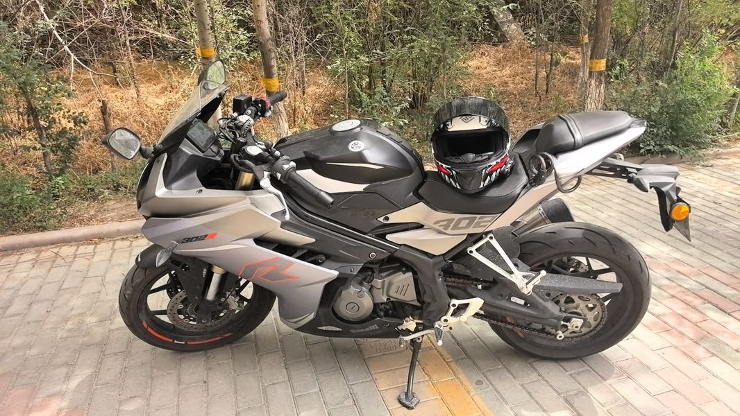 贝纳利 龙卷风 Tornado 302R
