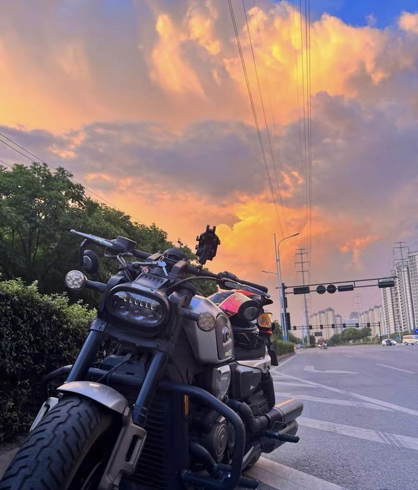 QJMOTOR 闪600