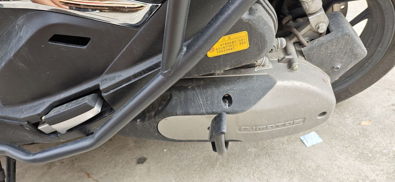 QJMOTOR 鸿150RS