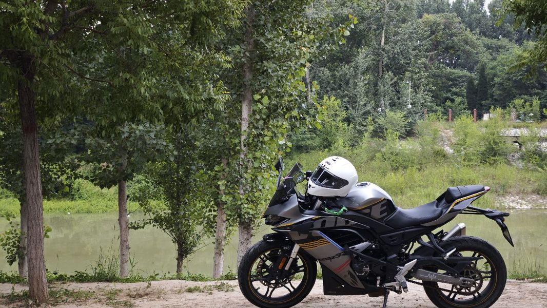 无极 250RR