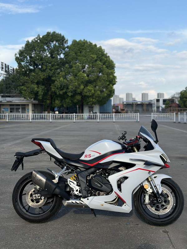 QJMOTOR 赛800