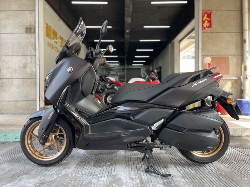 雅马哈 XMAX