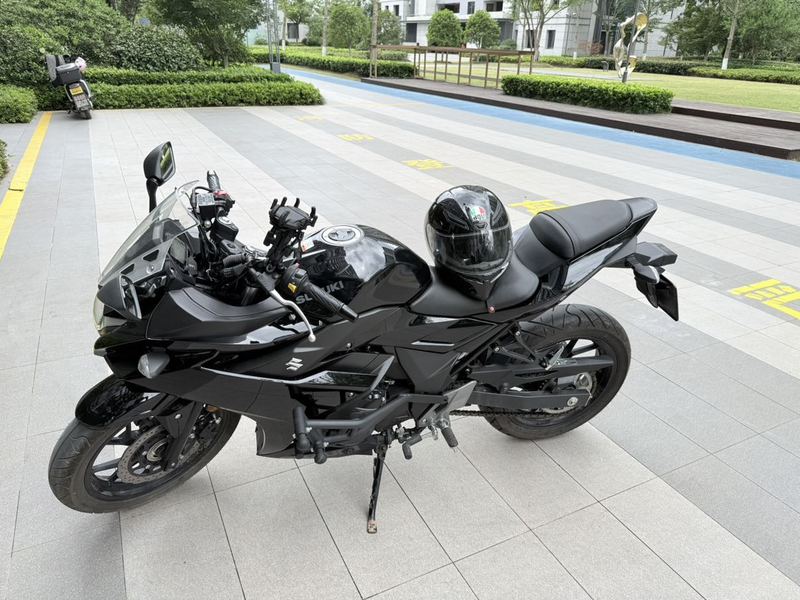 豪爵铃木 GSX250R