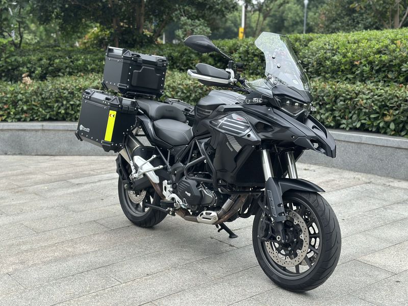 贝纳利 TRK552