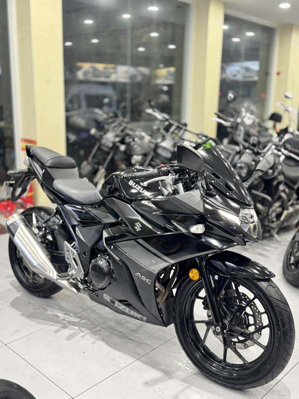 豪爵铃木 GSX250R