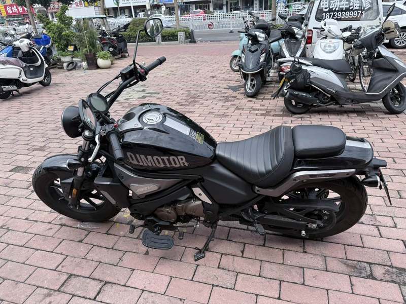 QJMOTOR 闪500S
