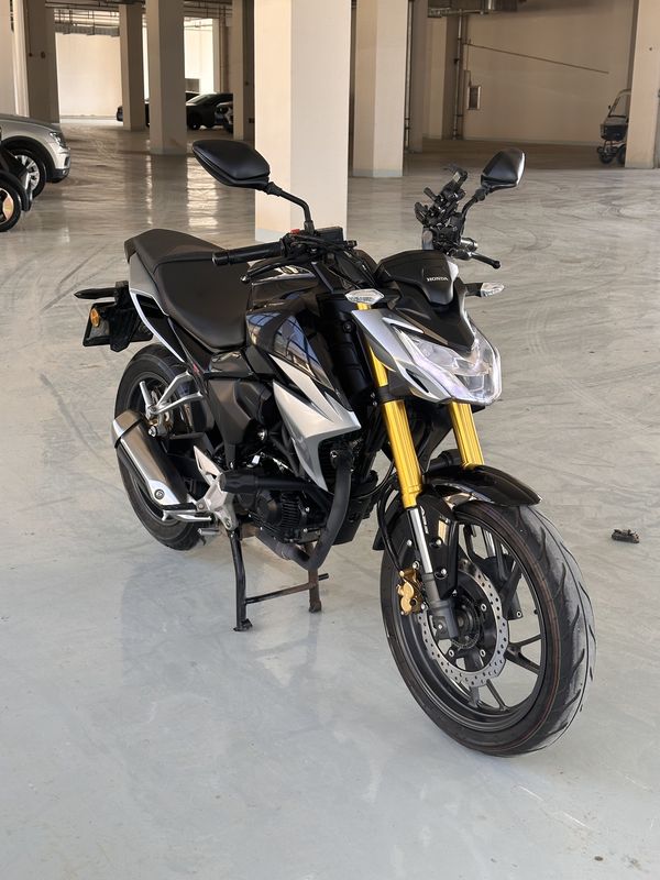 五羊本田 CB190R 暴锋眼