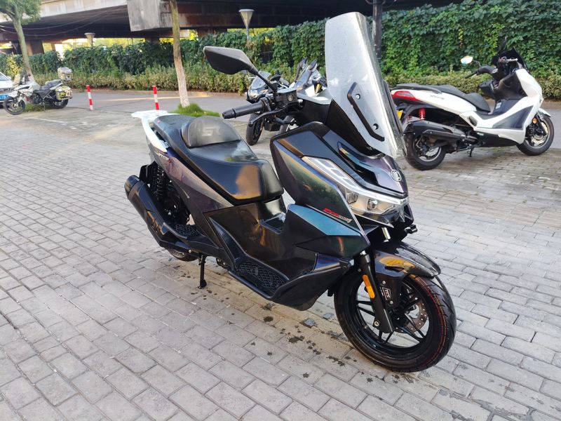 无极 SR250GT
