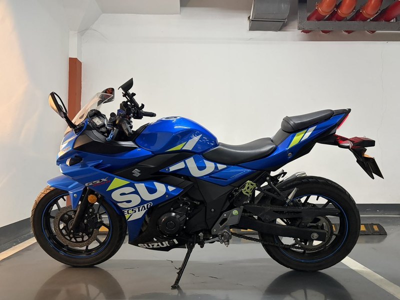 豪爵铃木 GSX250R