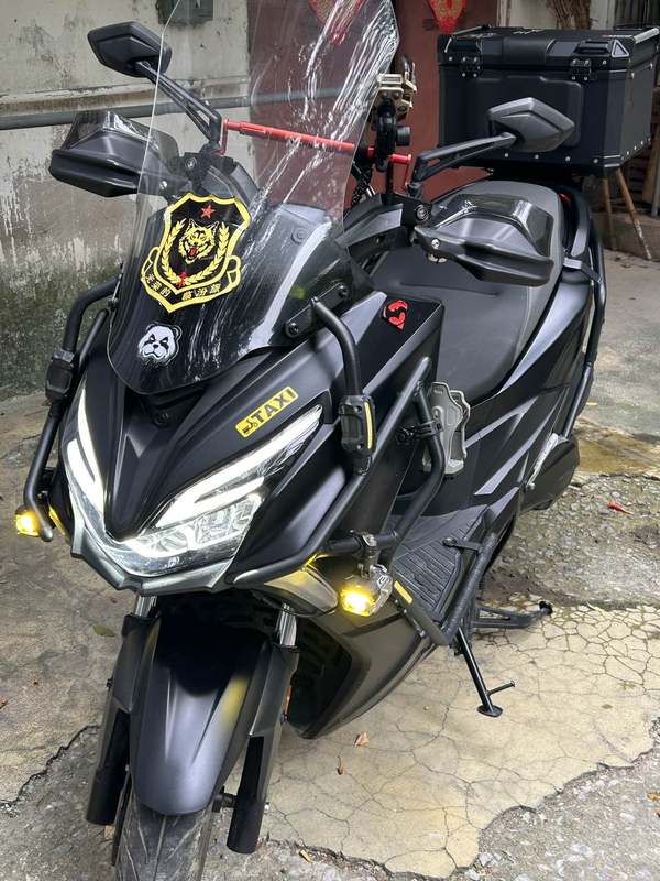 QJMOTOR 鸿250