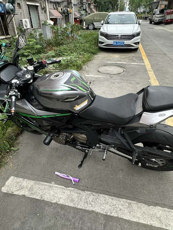 QJMOTOR 赛600
