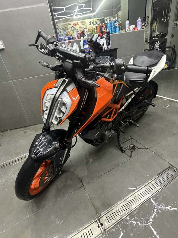 KTMR2R 390 Duke