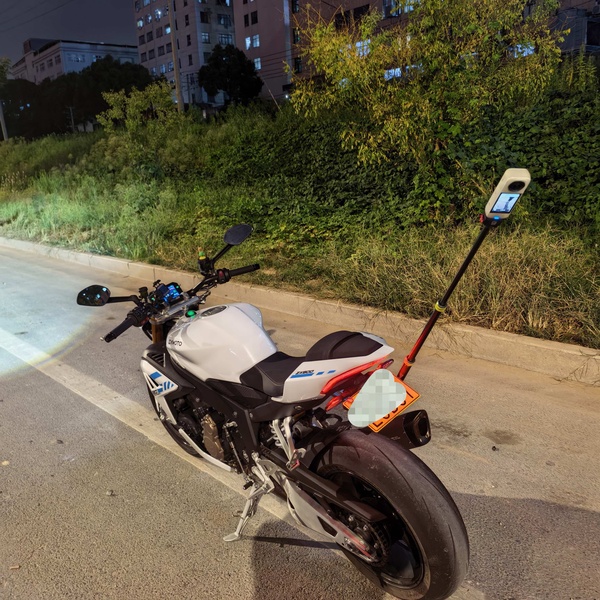 张雪机车 820R