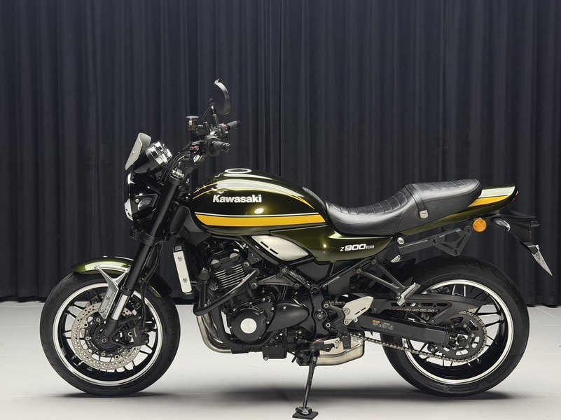 川崎 Z900RS