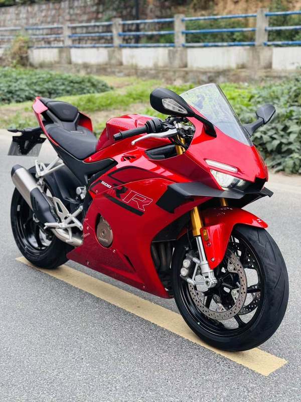张雪机车 500RR