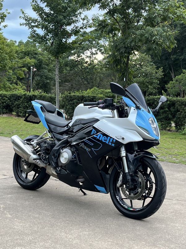 贝纳利 龙卷风 Tornado 302R