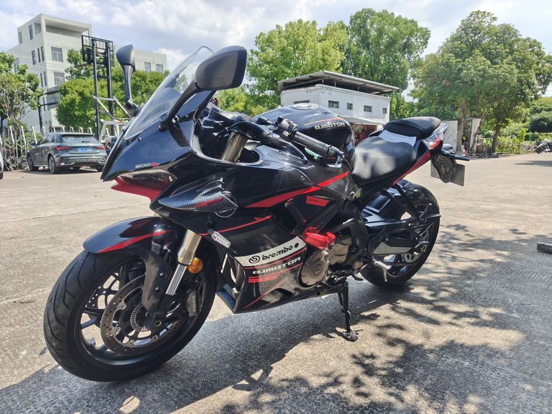 QJMOTOR 赛600