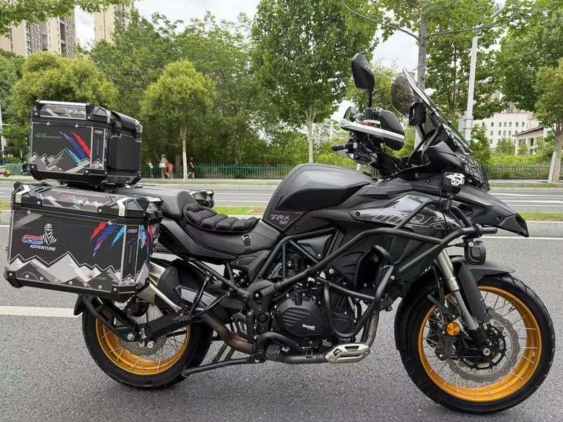 贝纳利 金鹏 TRK502