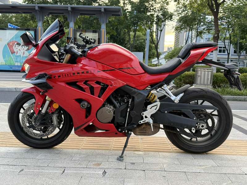 QJMOTOR 赛600