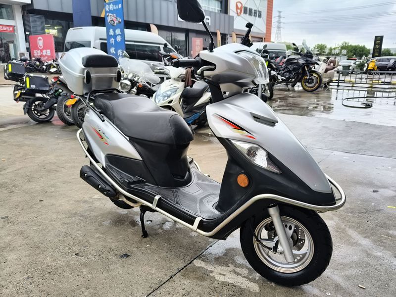 豪爵 VF125