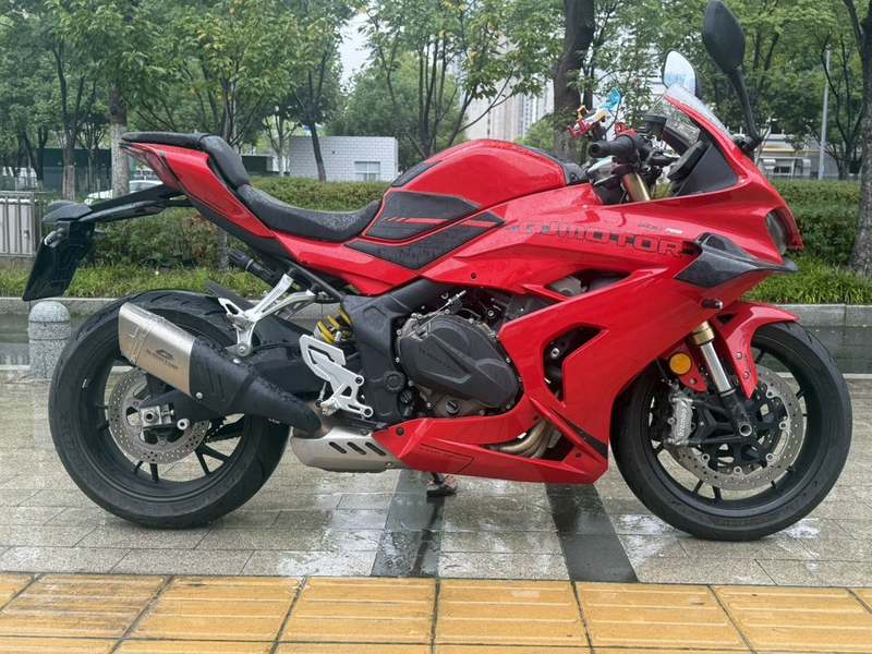 QJMOTOR 赛600
