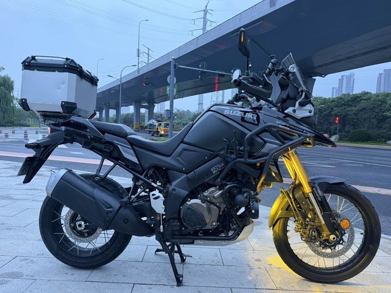 铃木 V-Strom 1050