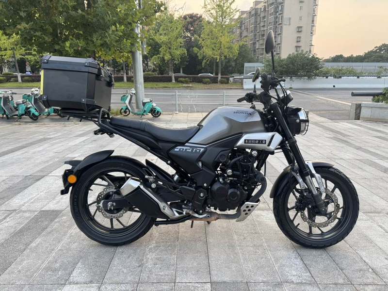 新大洲本田 CBF190TR