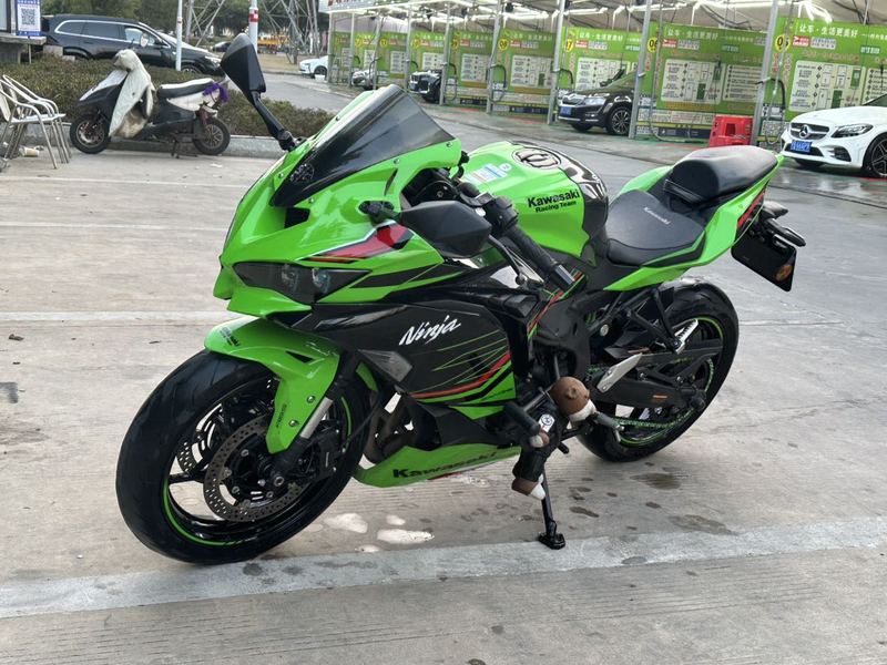 川崎 ZX-4R