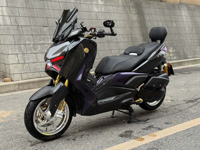 雅马哈 XMAX
