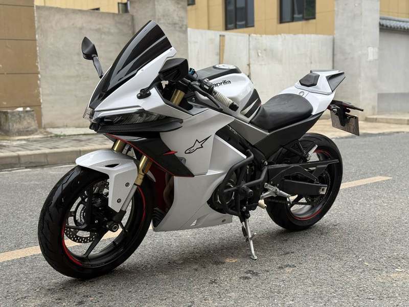 无极 RR525