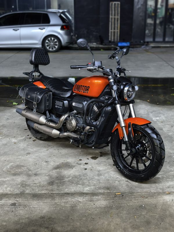 QJMOTOR 闪300S