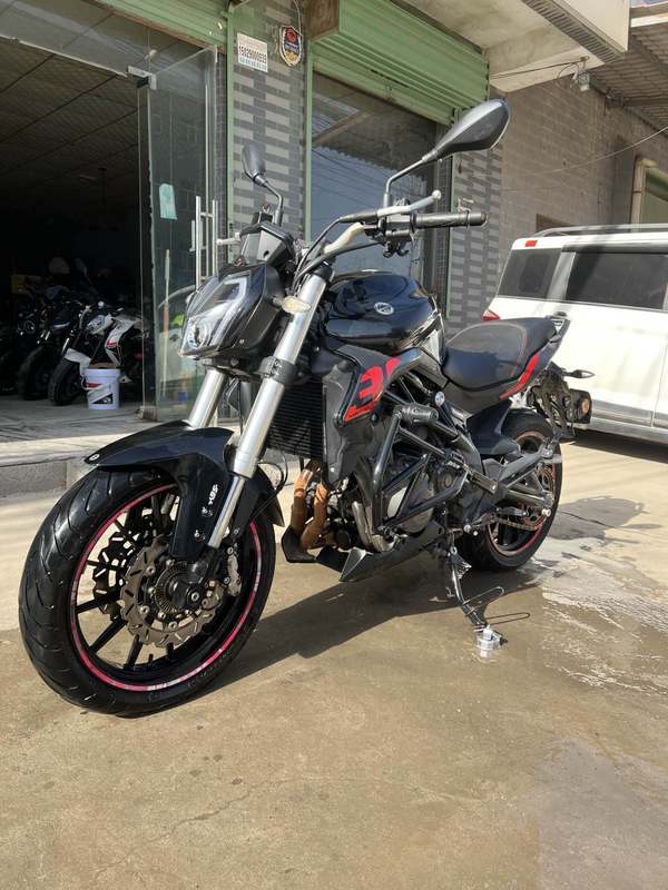 贝纳利 蓝宝龙 BN302S
