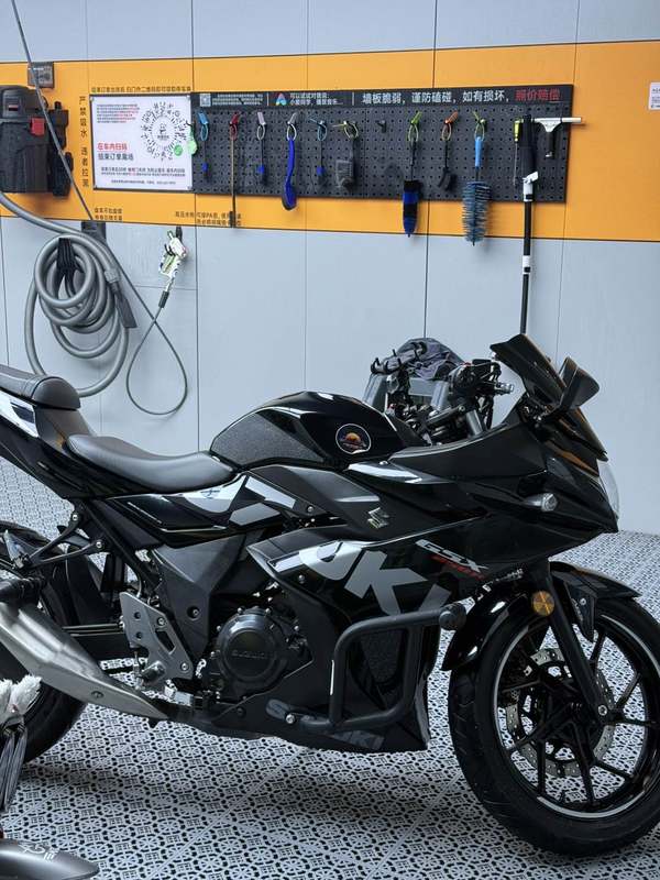 豪爵铃木 GSX250R