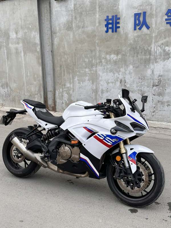 QJMOTOR 赛600