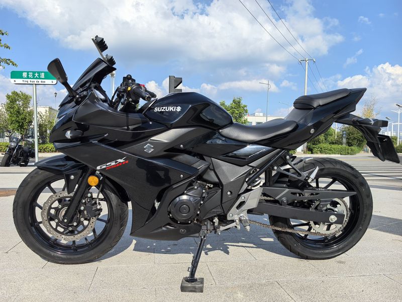 豪爵铃木 GSX250R
