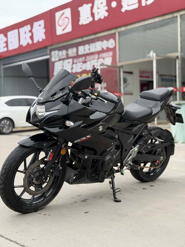 豪爵铃木 GSX250R