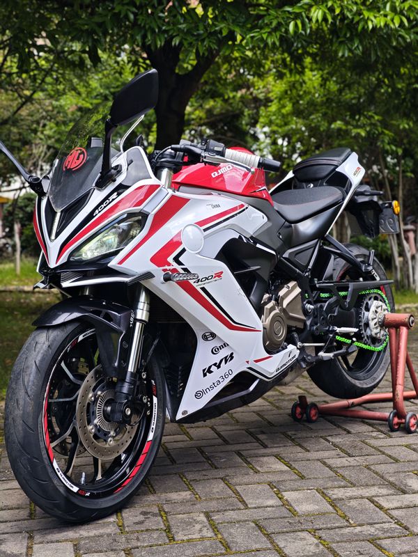 QJMOTOR 赛400